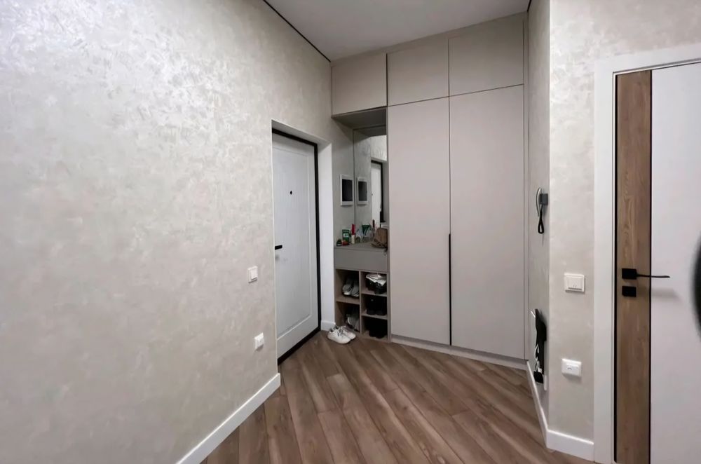 Продается 4комн квартира полноценная