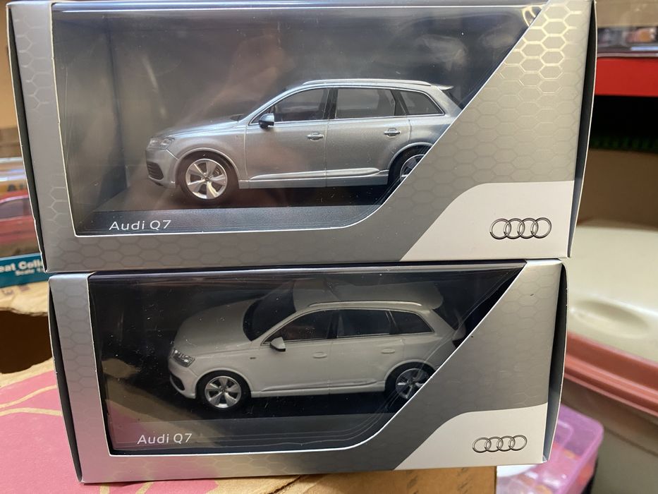 SPARK AUDI Q7 an 2017 machetă auto scara 1:43