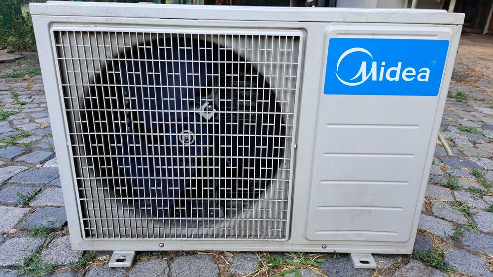 Инверторен климатик Midea 12