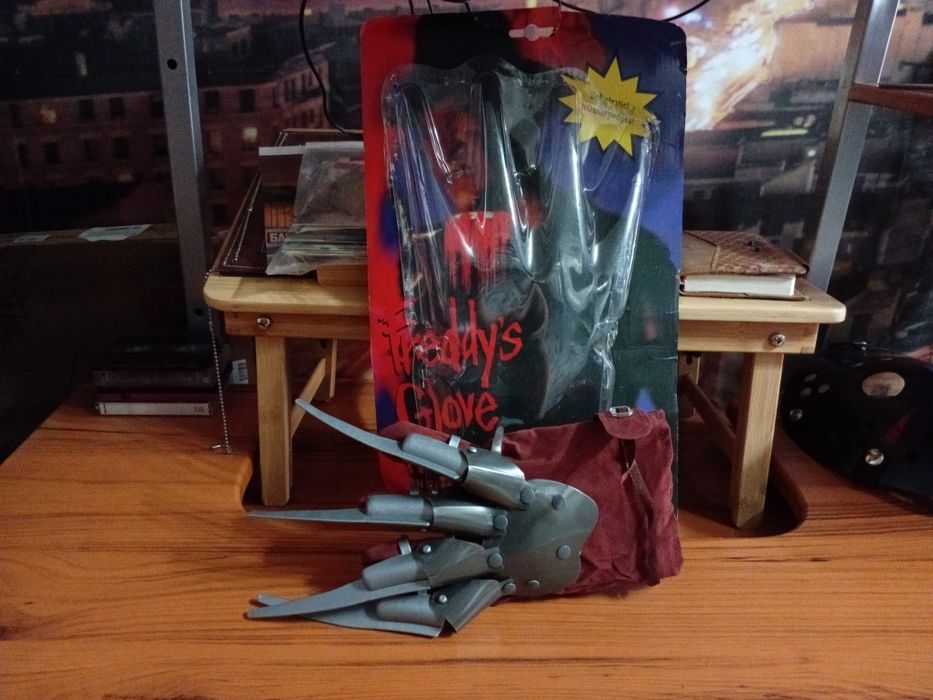 Сувениры хэллоуин пятница 13 вязов