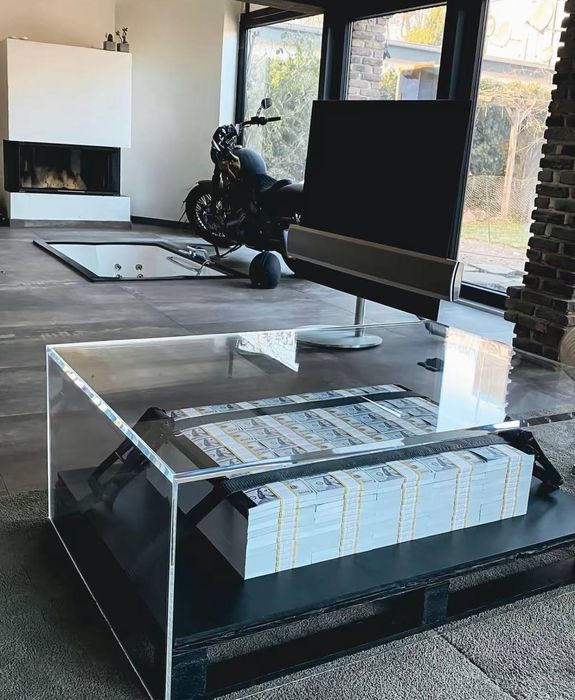 Денежные столы для офисса