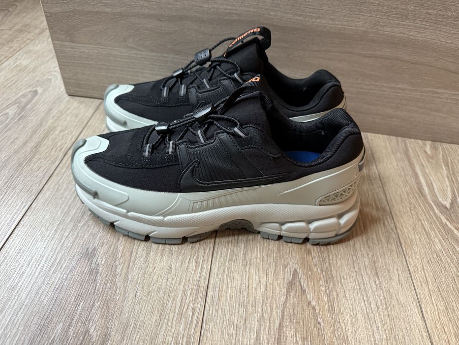 Nike Vomero Roam Black and White