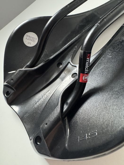 Sa/ Șa/ Scaun/ Sezut bicicleta Selle Italia Novus Boost Superflow L3