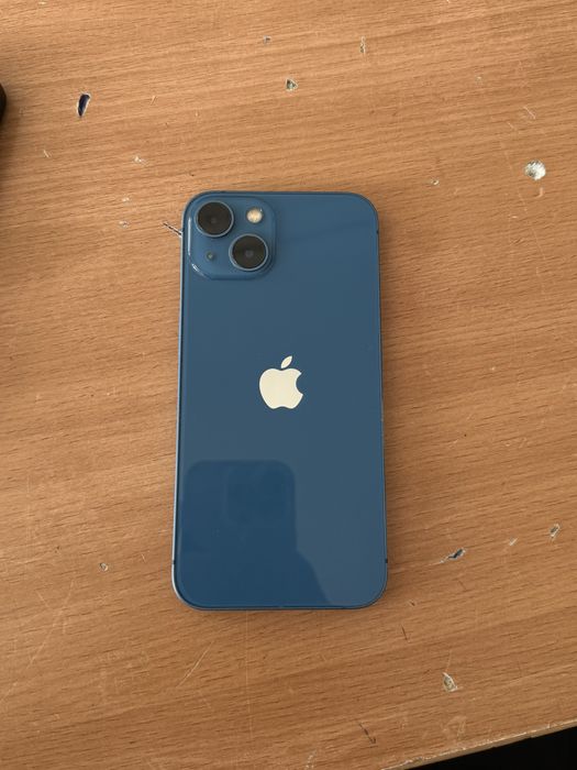 Iphone 13  в голубом цвете
