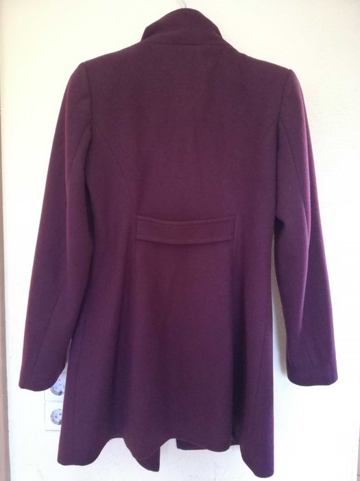 Вълнено палто Benetton размер 40 вишнево