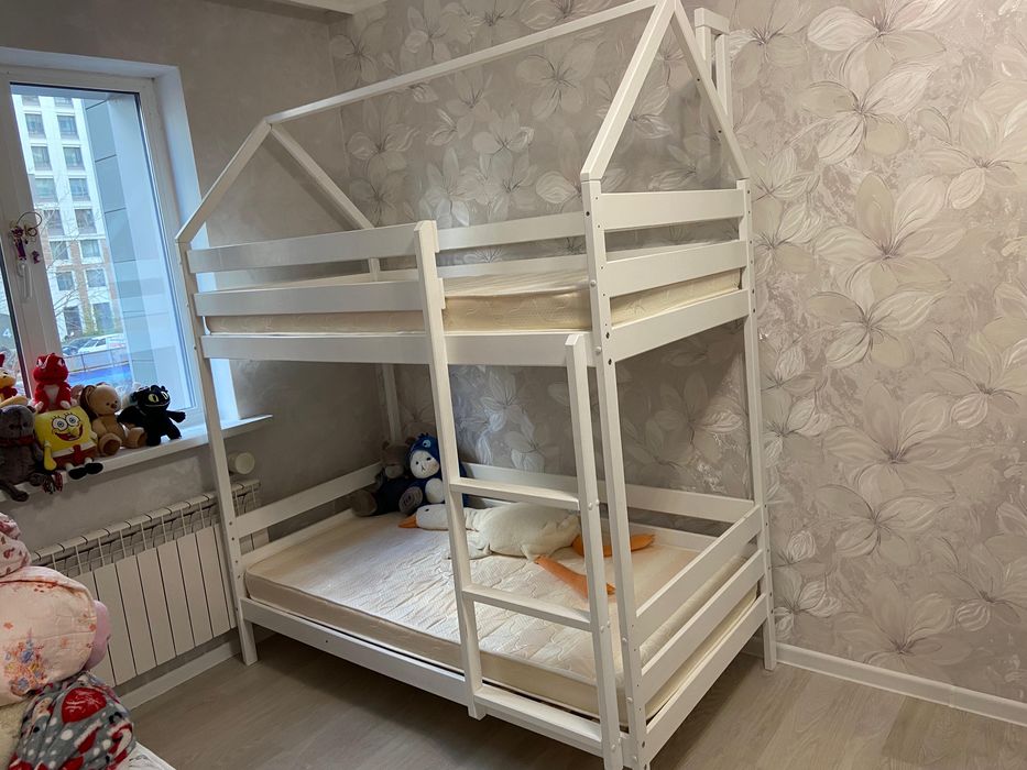 Продам двухярусную кровать