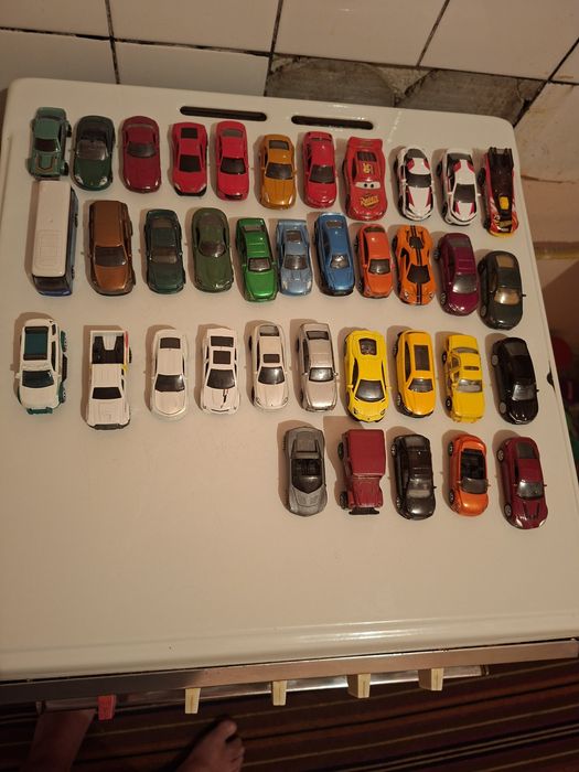 Lot de 37 masinute de dierite marimi.