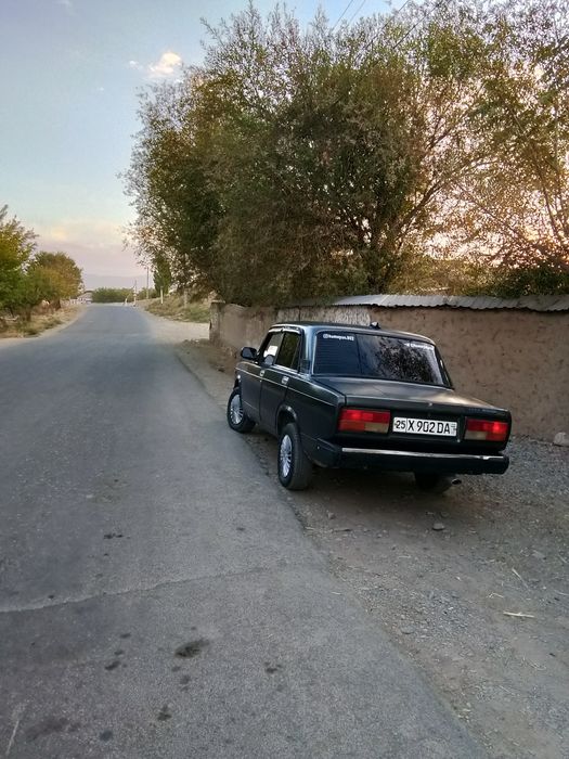 Vaz 2107 sotiladi
