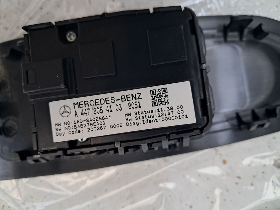 Бутони ел стъкло Mercedes Vito 447