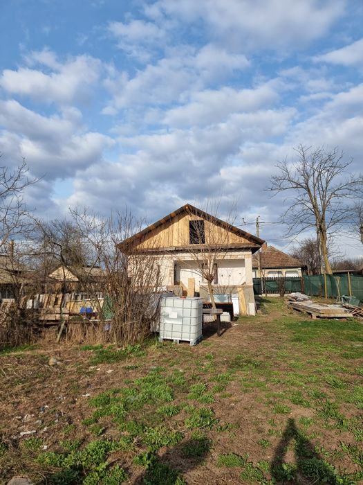 Vând Casa comuna Salciile
