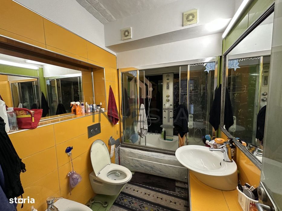 Apartament 3 camere, etaj intermediar, parcare subterana, zona Zorilor