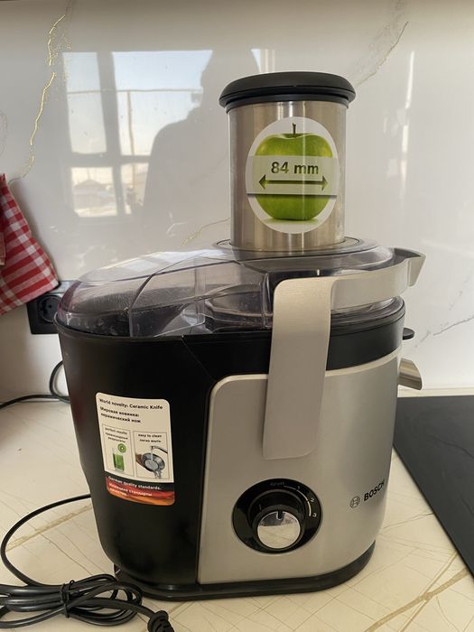 Соковыжималка в хорошом состояние