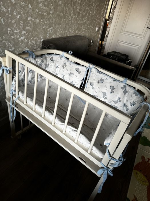 Продам детскую кроватку