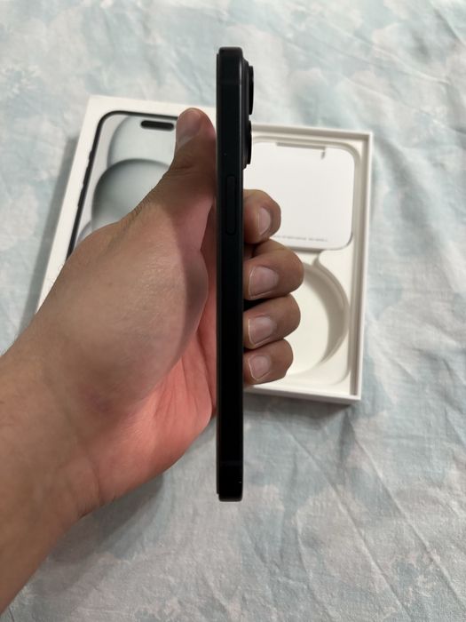 Продам iPhone 15 128