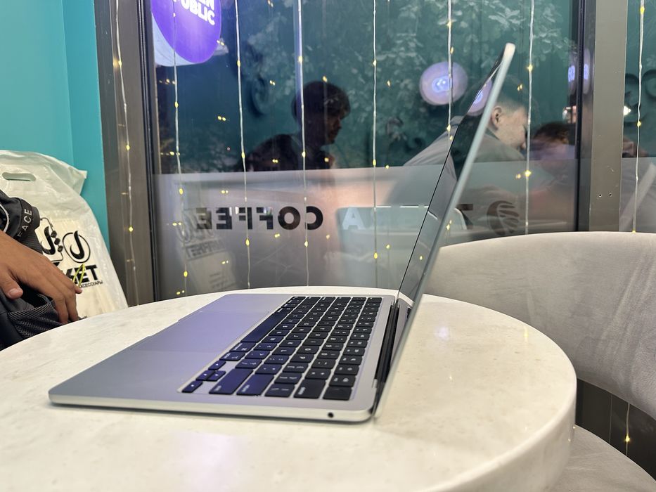 Apple MacBook m4 13.6 16/512
