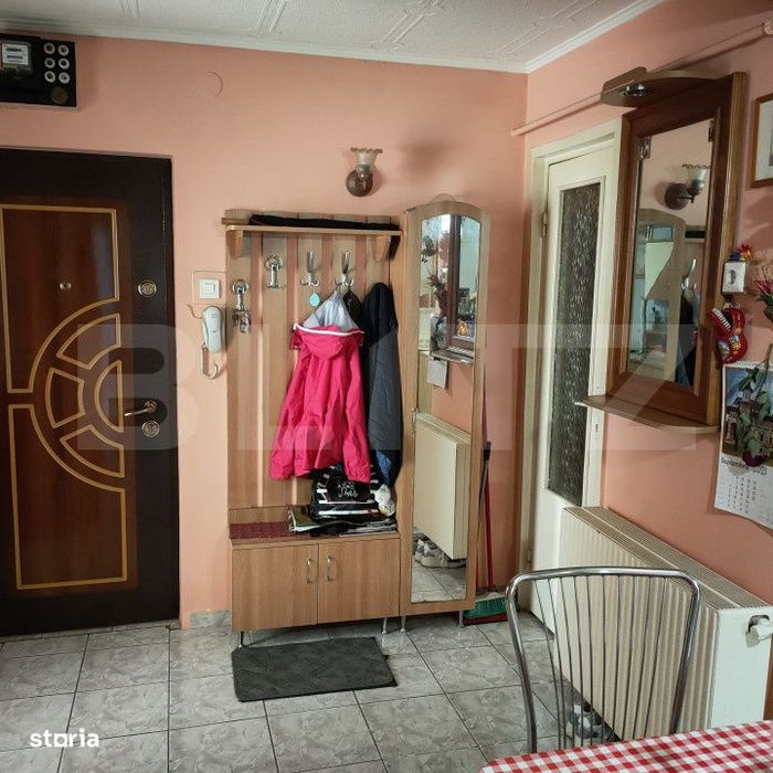 Apartament 3 camere,64 mp utili,  zona Dambu