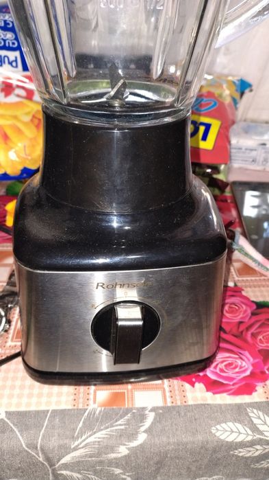 Vând tocător electric de carne și legume in stare foarte buna de funcționare,fără nici un fel de defecțiuni tehnice.