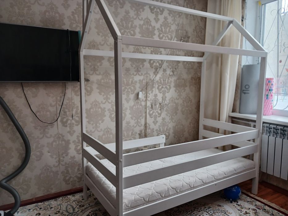 Продам кроватку новую