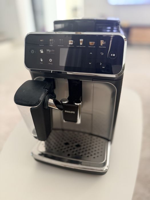 Expressor Philips 5400 latte go