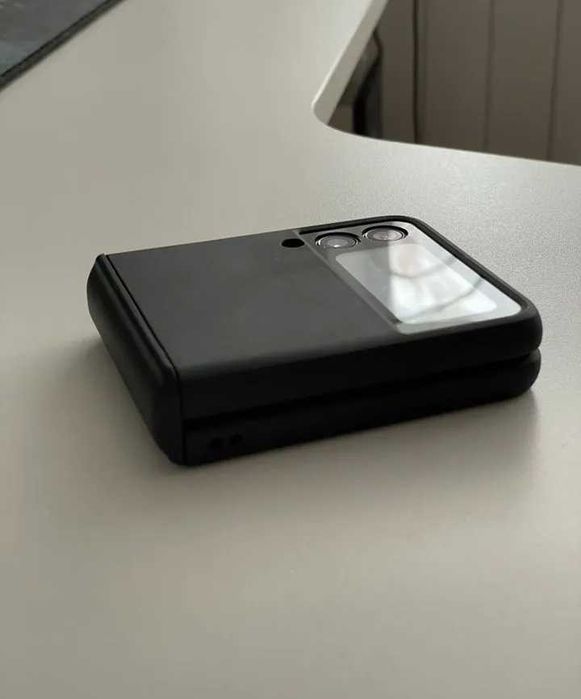Samsung Galaxy Z Flip3 5G 8/128 ГБ