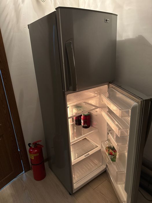 Холодильник LG продам