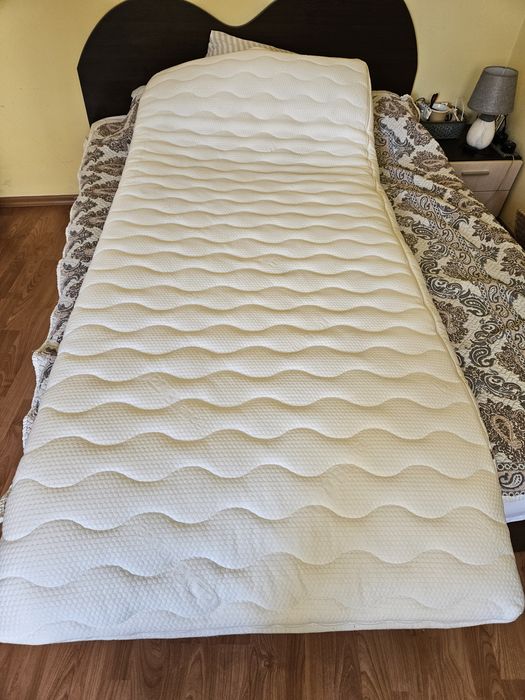 Продавам топ матрак