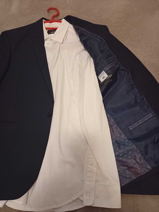 Vand costum baieti expresiv