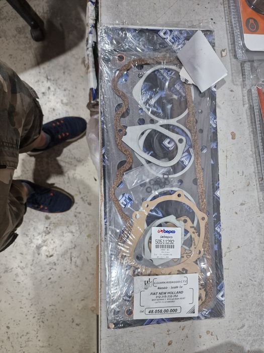 Set garnituri tractor fiat 311.315 preț 495 lei cu factura se poate tr