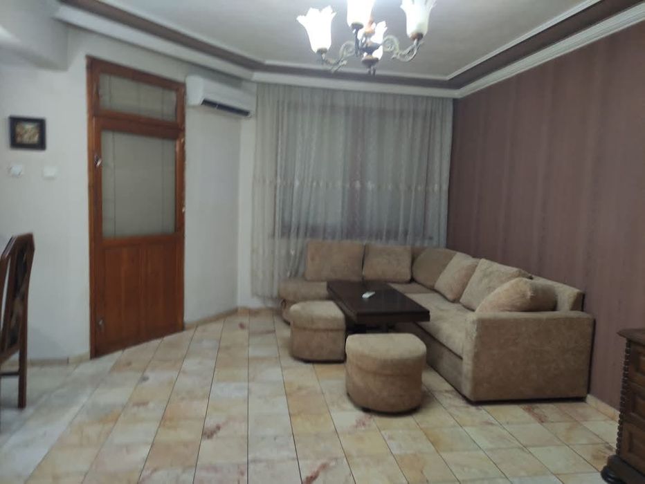 Давам под наем двустаен апартамент в нова кооперация