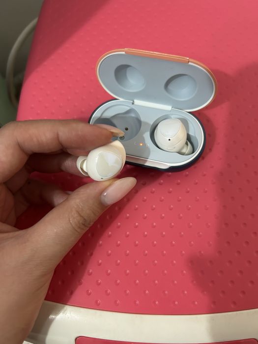 Наушники Samsung Galaxy Buds б/у