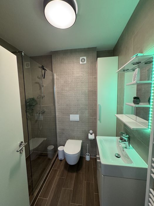 Proprietar inchiriez Apartament 2.5 camere, tractorul decomandat