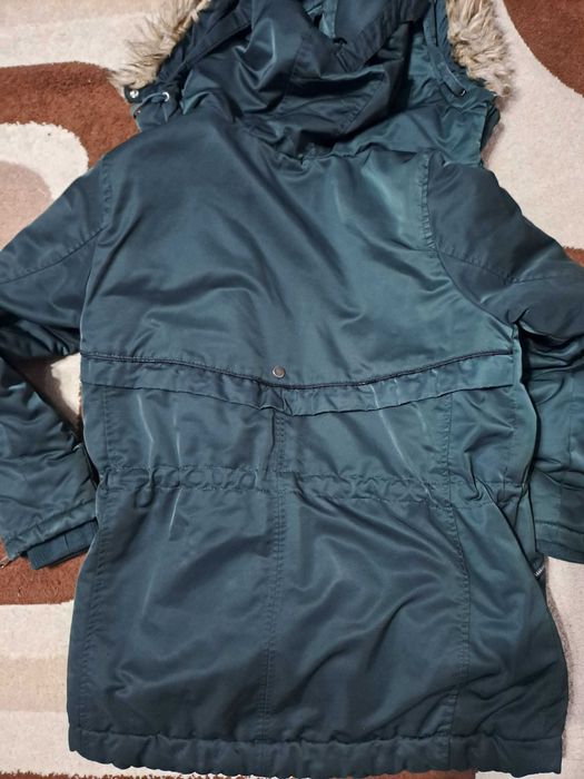 Много красива зимна парка