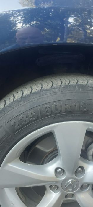 Продам резину на 18
