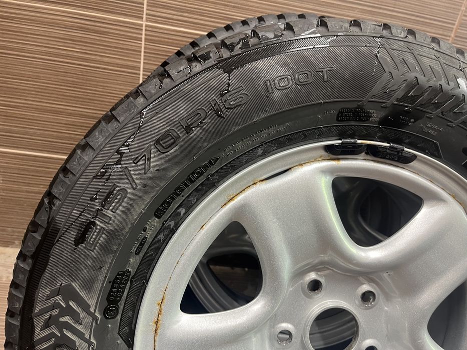 Перфектни 4бр. зимни гуми  Nokian Hakkapelitta 215/70 R16