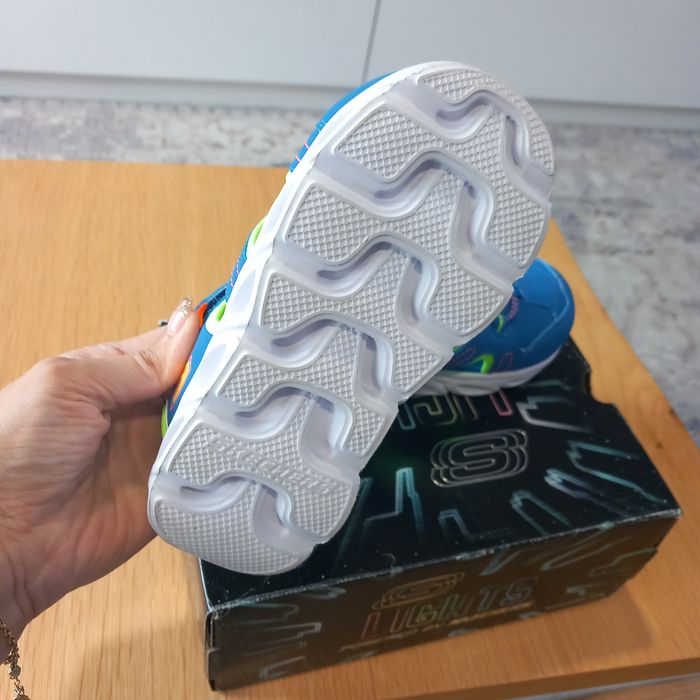 Нови светещи сандали Skechers н.25