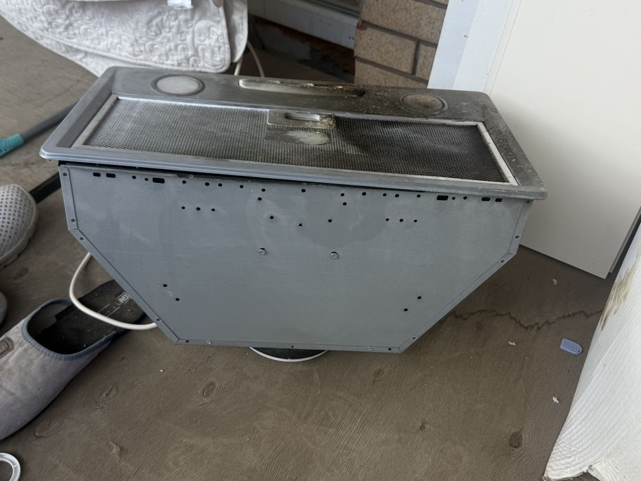 Продам вытяжку работающую