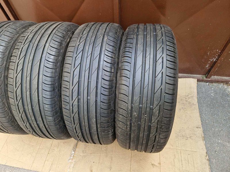 4 Bridgestone R18 225/50
летни гуми Runflat 
DOT4118