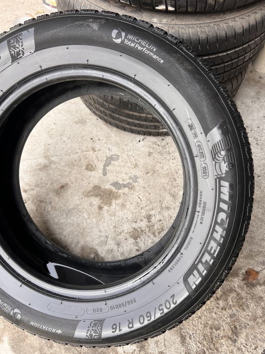 2 anvelope iarna 205/60/16 , Michelin , DOT 2021 , 6.4 mm