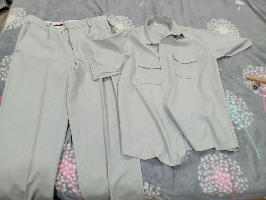 Продам два костюма