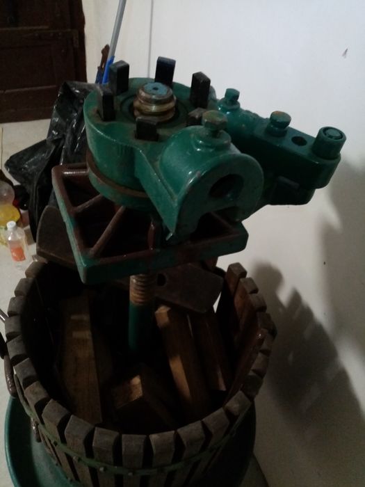 Presa struguri 650 lei