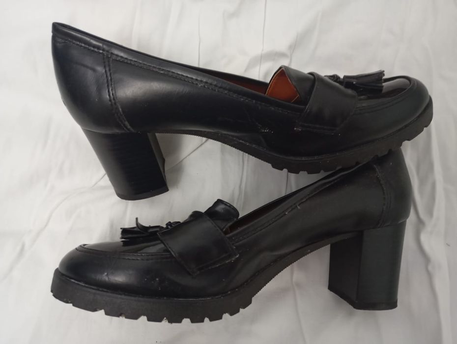 Pantofi de lac cu toc