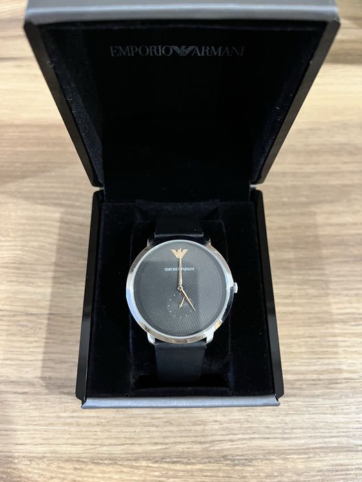 Елегантен часовник Emporio Armani в отлично състояние!!!