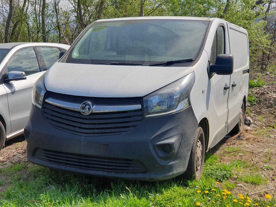 Dezmembrez Opel Vivaro 1.6 cdti 2014