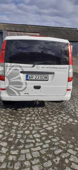 Vând Mercedes Vito