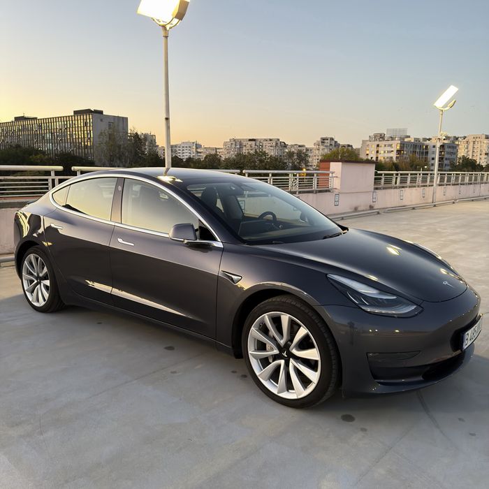 TESLA Model 3 2019 — imagine 3