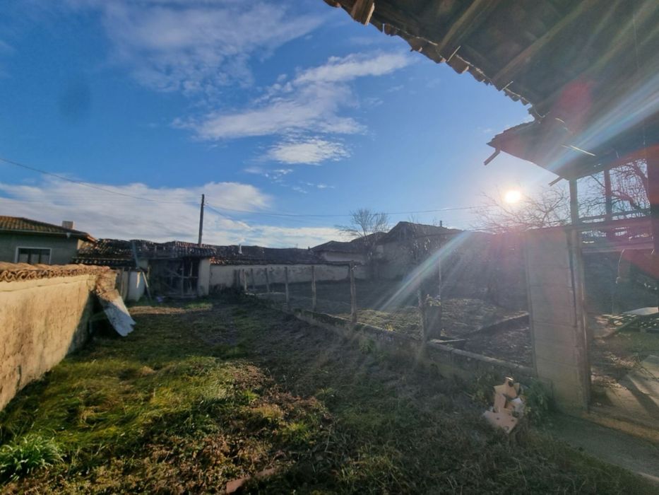 Продава се Къща в с. Ивански, Област Шумен - 941 кв.м за 29 €/кв.м - Снимка #7