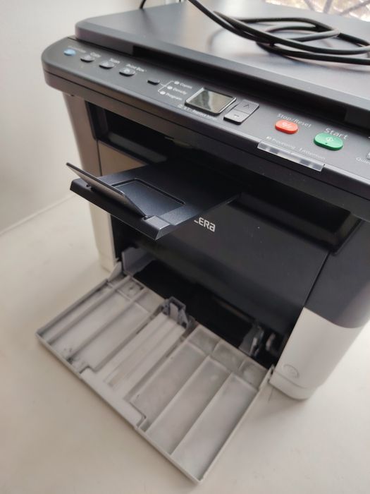 Принтер kyocera на запчасти, печатает плохо