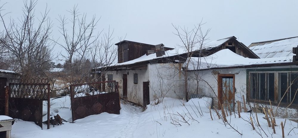 Продам дома с участком и постройками