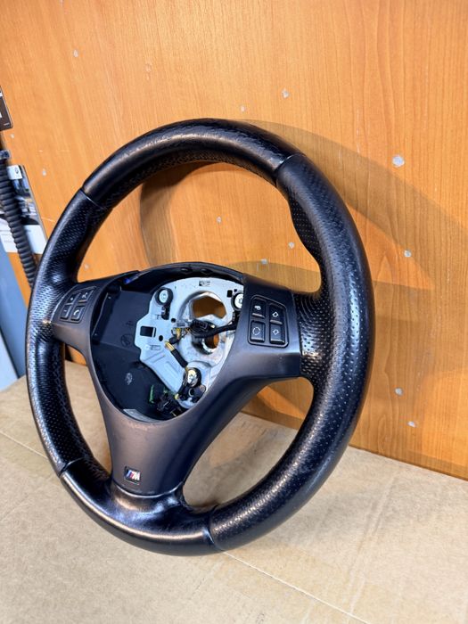 Volan m pachet bmw e90 e91 e92 e93 e87 e81 e82 e88 e84