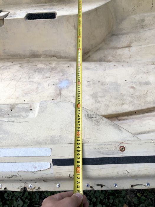Barcă din fibră de sticlă – 4.30 metri, ideală pentru pescuit agrement